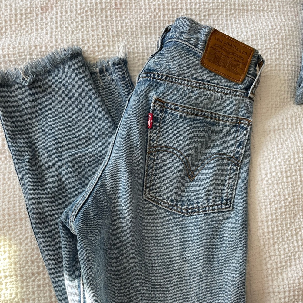 Levi wedgie jeans